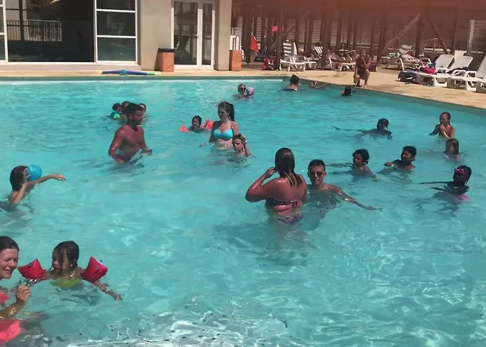 Villa 45 M2 Dans Parc Arbore Avec Piscine