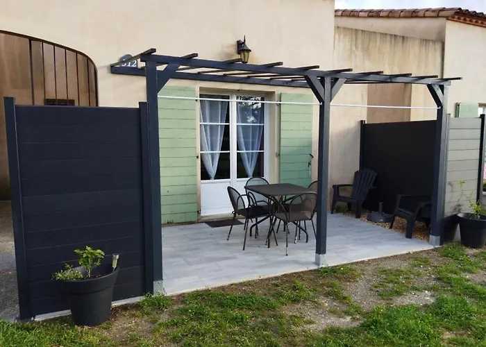 Villa 45 M2 Dans Parc Arbore Avec Piscine